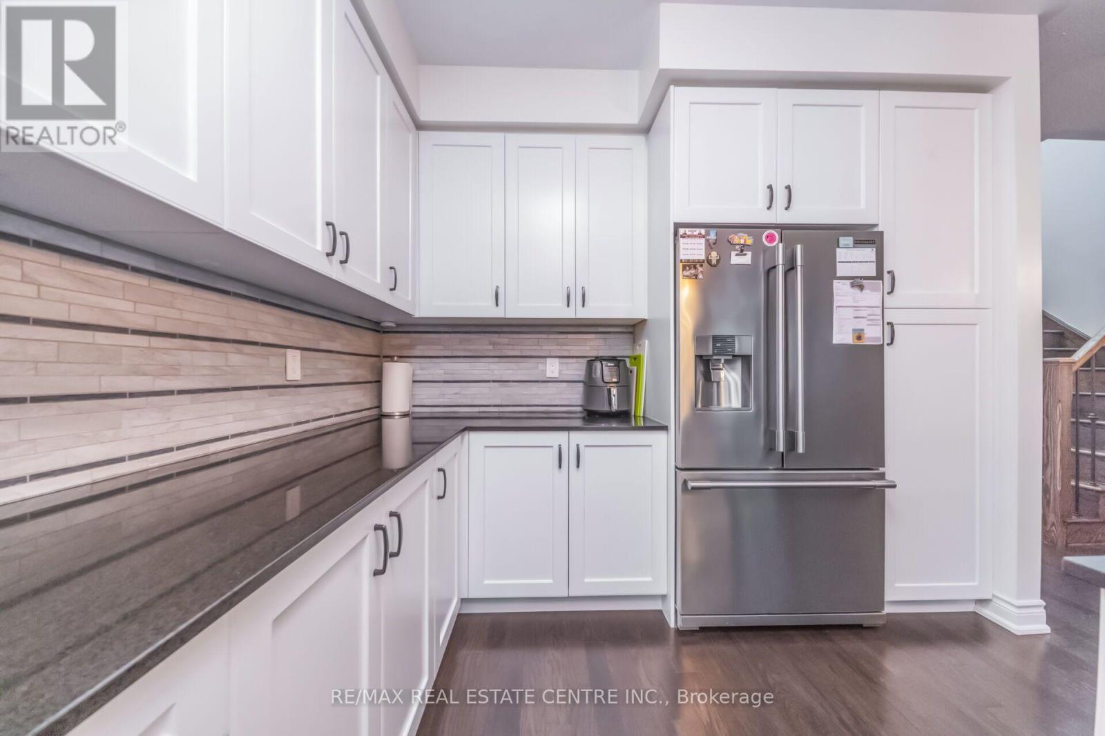 457 WHITLOCK AVENUE, Milton (FO Ford) — photo 9