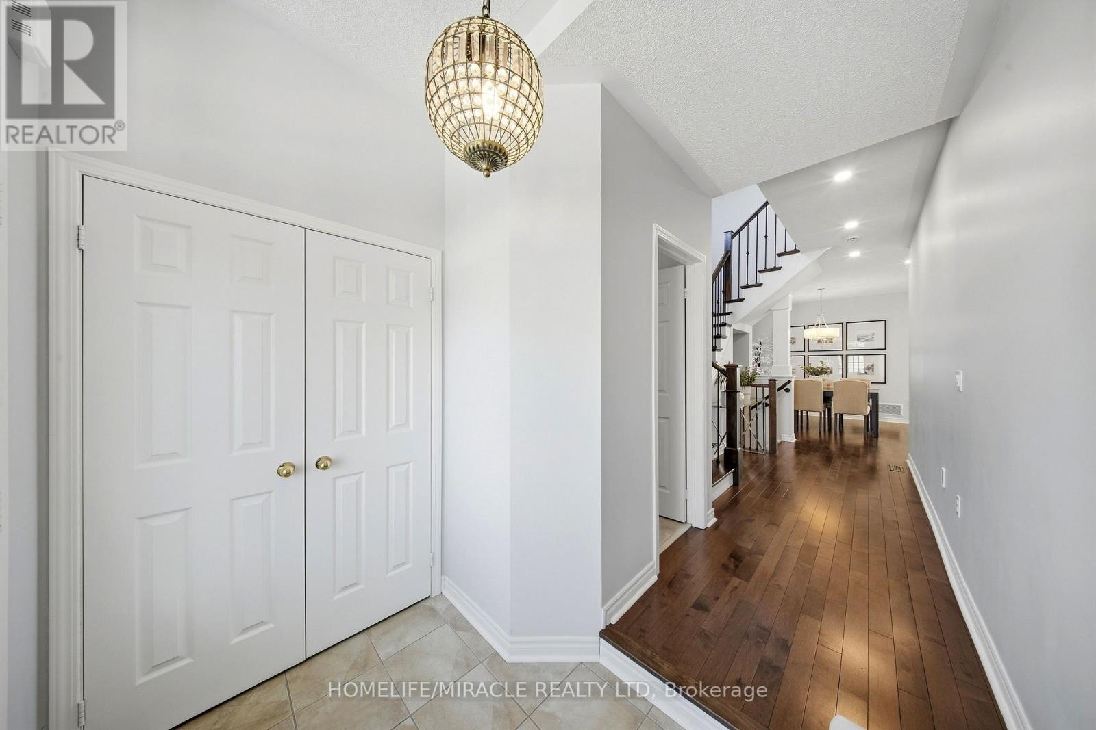 3352 HISCOTT AVENUE, Burlington (Alton) — photo 4