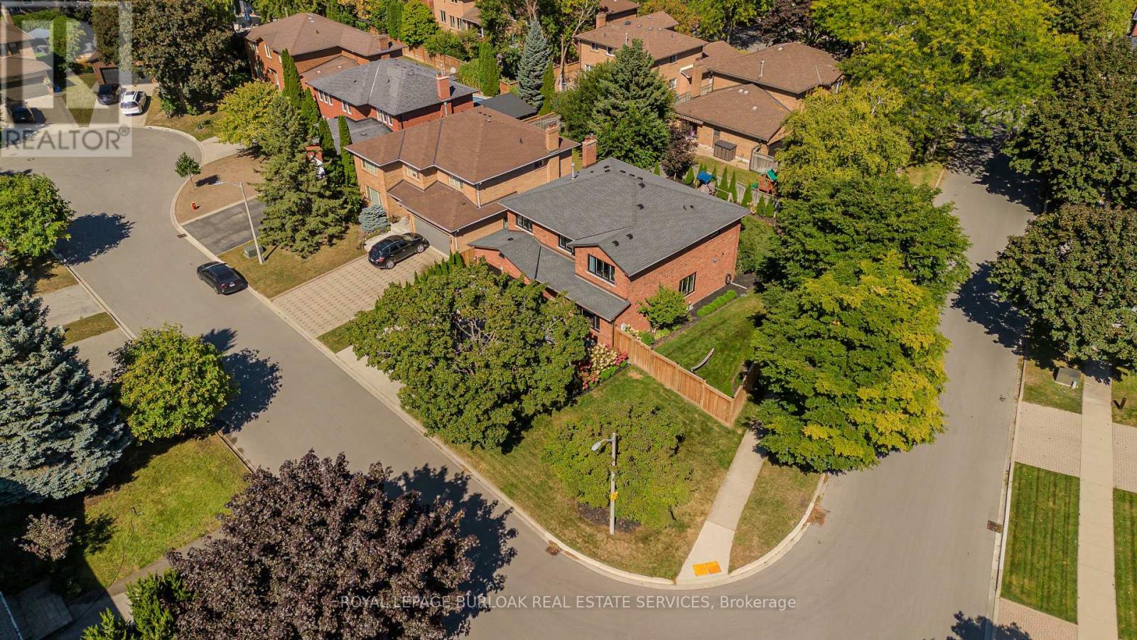 541 HAMBLING COURT, Burlington (Roseland) — photo 2