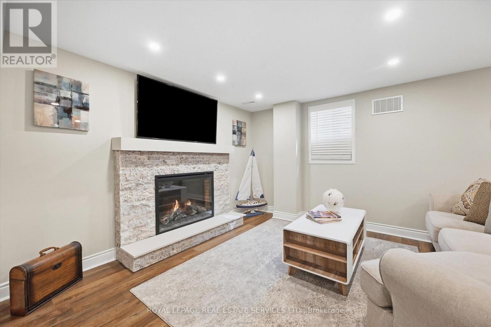 340 OAKRIDGE COURT - Image 40