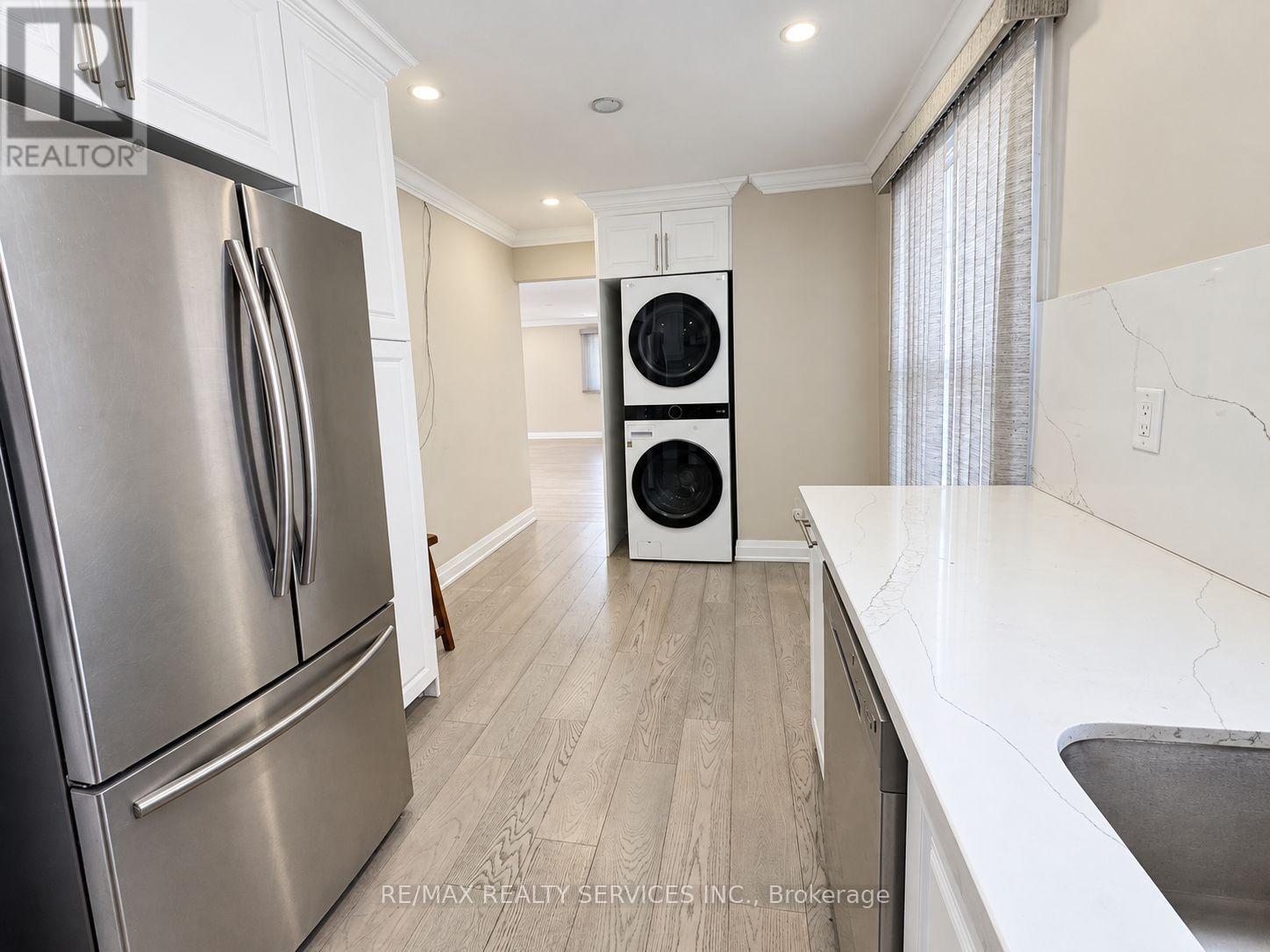52 CENTRE STREET N, Brampton (Brampton North) — photo 11