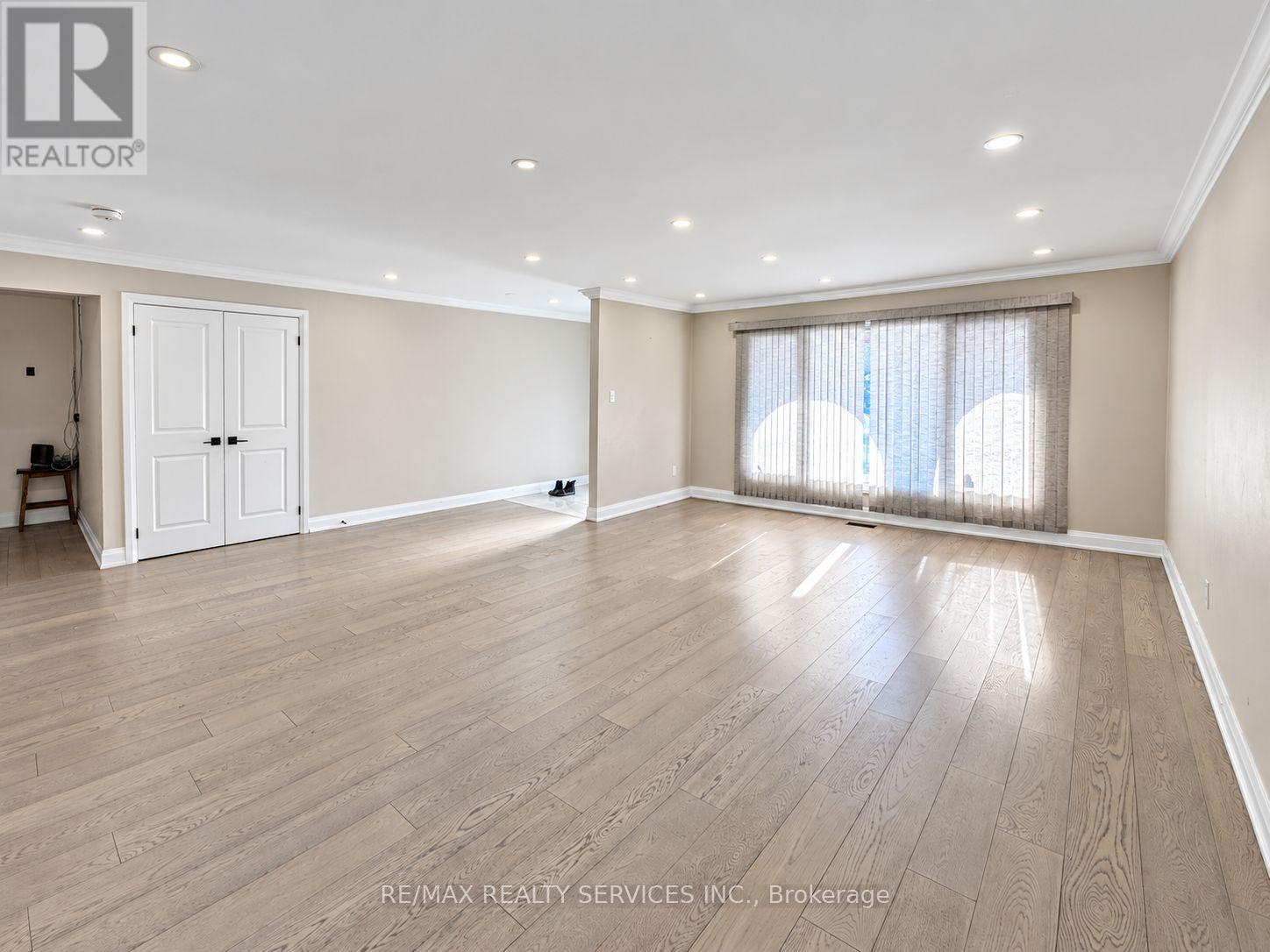 52 CENTRE STREET N, Brampton (Brampton North) — photo 4