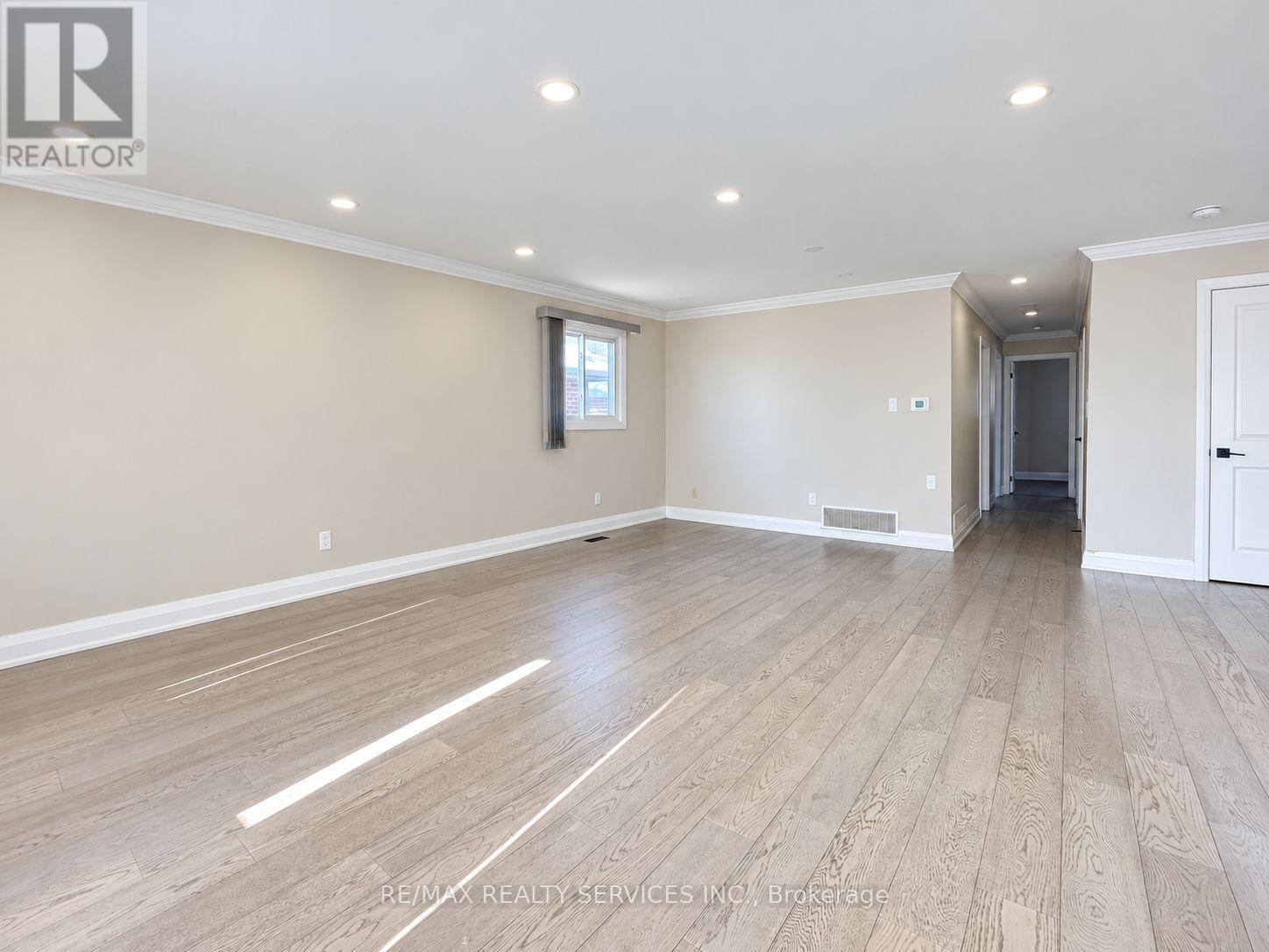 52 CENTRE STREET N, Brampton (Brampton North) — photo 6