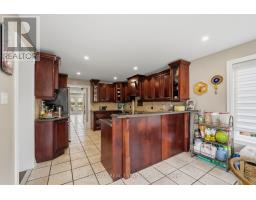 Family room - 3605 Trelawny Circle, Mississauga, ON L5N6N8 Photo 10