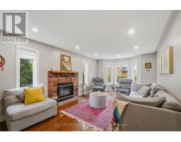 Family room - 3605 Trelawny Circle, Mississauga, ON L5N6N8 Photo 6