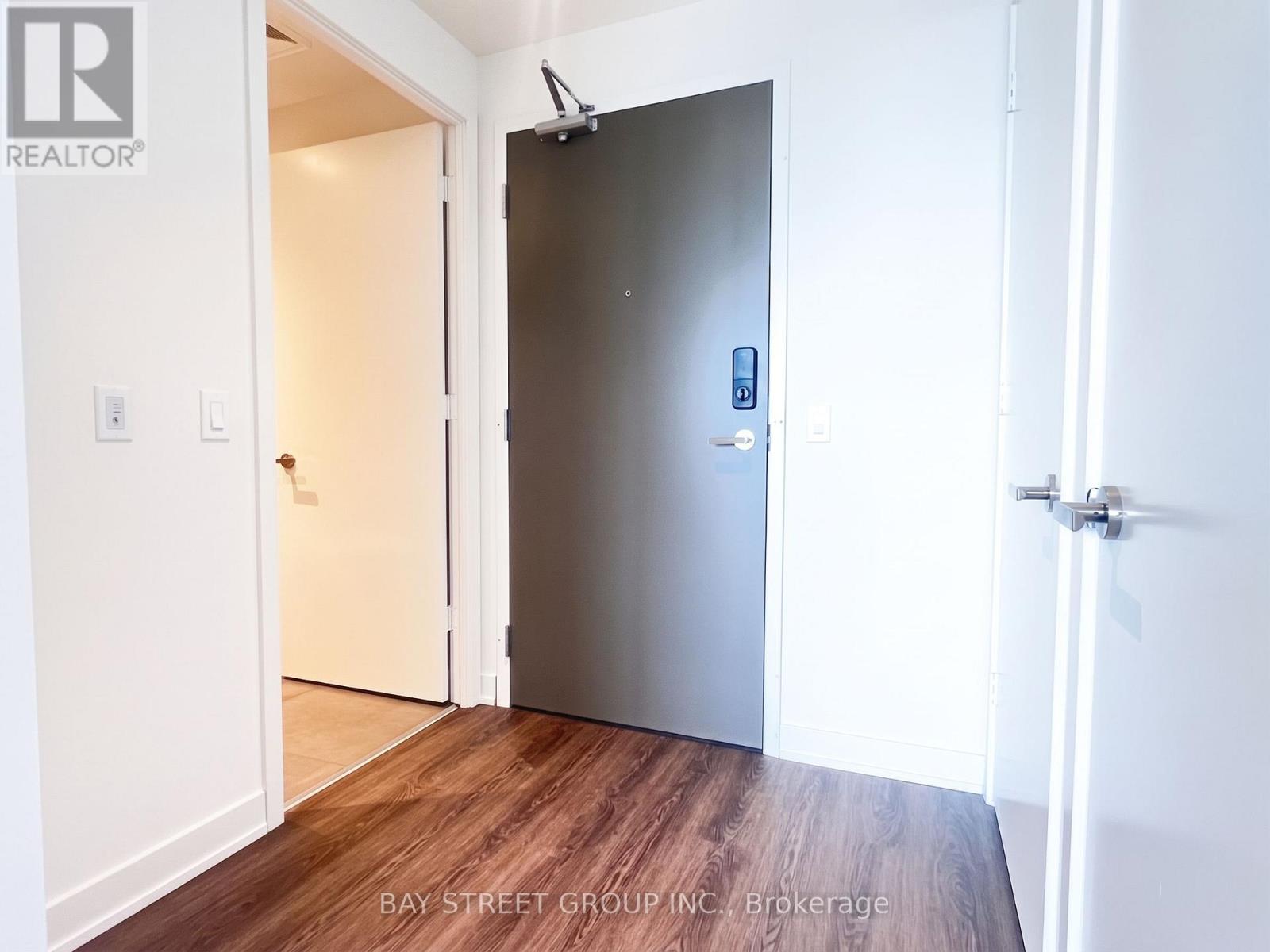 7404 - 448 BURNHAMTHORPE ROAD W, Mississauga (City Centre) — photo 3