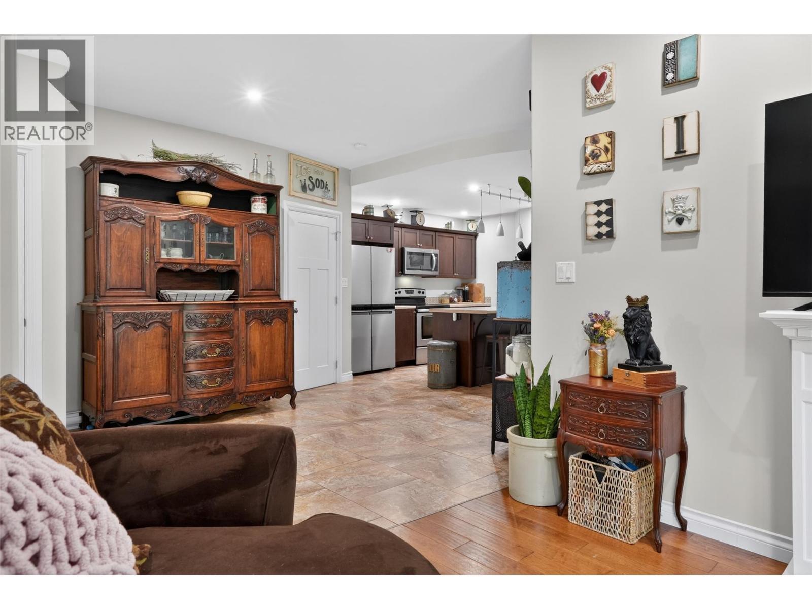 #102 2001 Perrier Road - 12