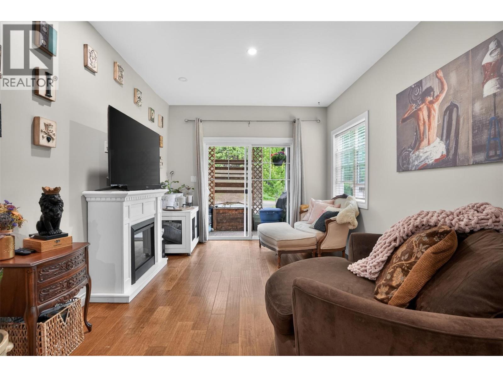 #102 2001 Perrier Road - Image 9