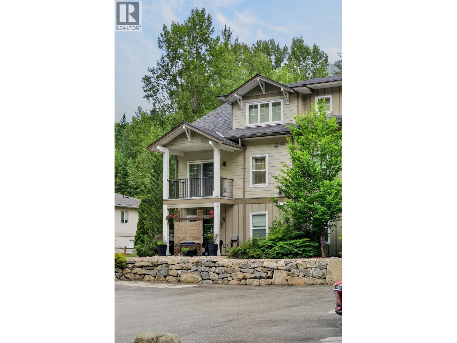 #102 2001 Perrier Road - 40