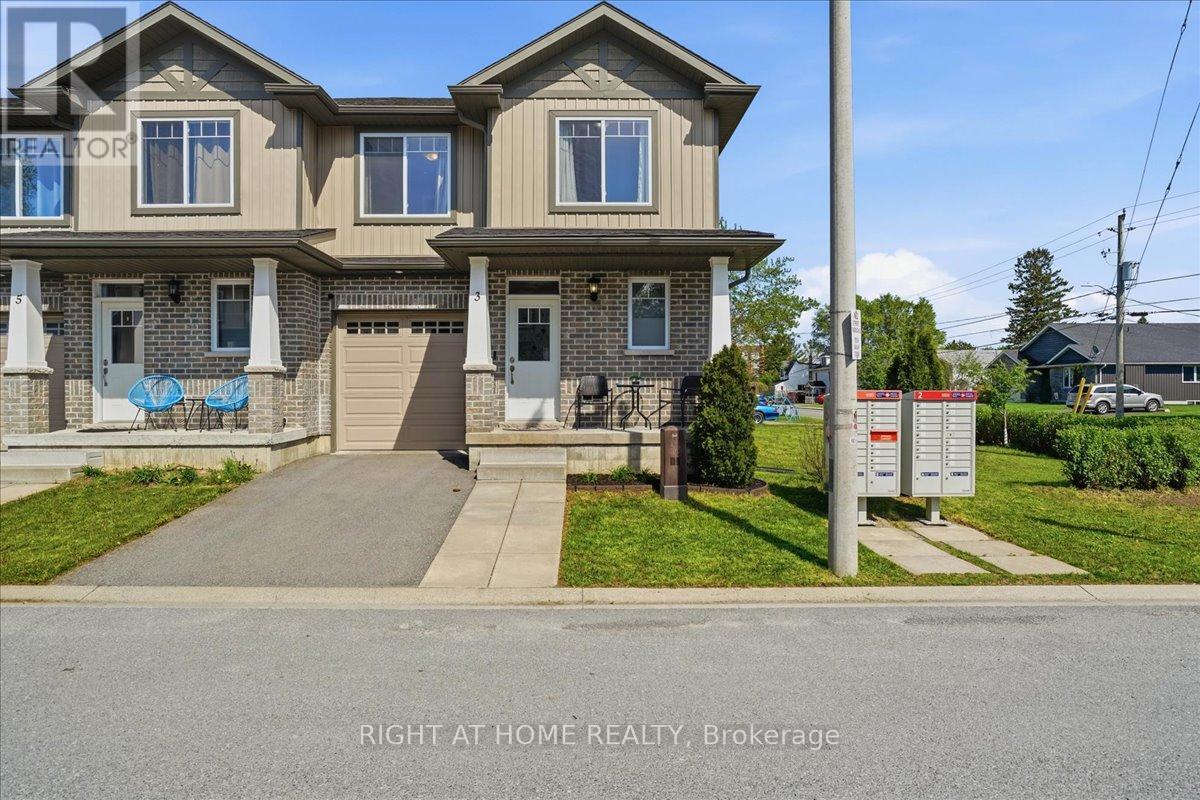 3 NOTTINGHAM COURT, Quinte West (Trenton Ward) — photo 2