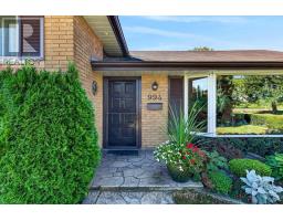 Kitchen - 994 Barton Street, Hamilton, ON L8E5H3 Photo 6