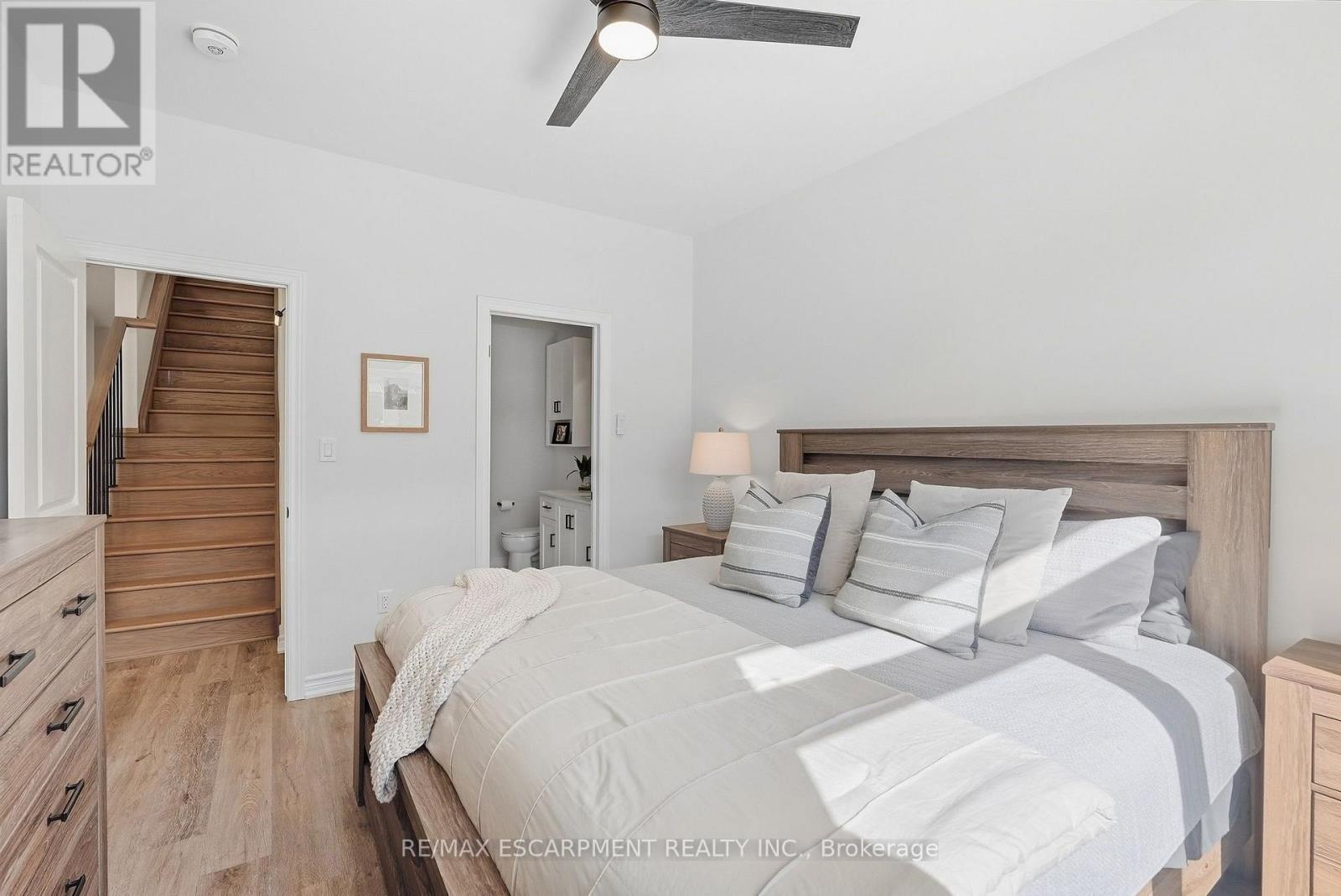 26 BENSLEY LANE - 23