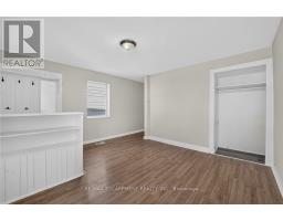 Living room - 213-215 Maple Street, Haldimand, ON N1A2G3 Photo 9