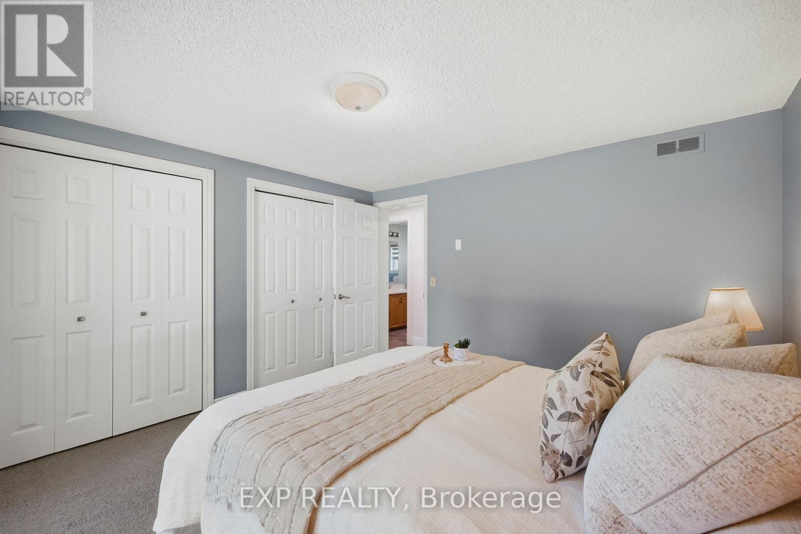 1065 HOWICK STREET - 14