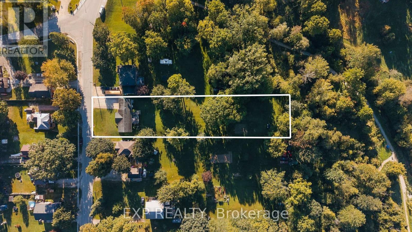 1065 HOWICK STREET - 22