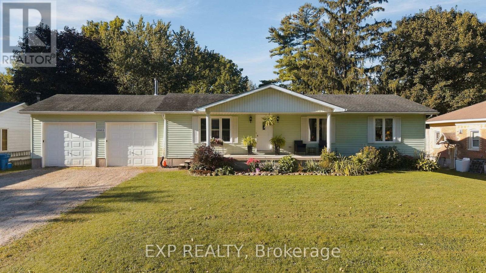 1065 HOWICK STREET - 31