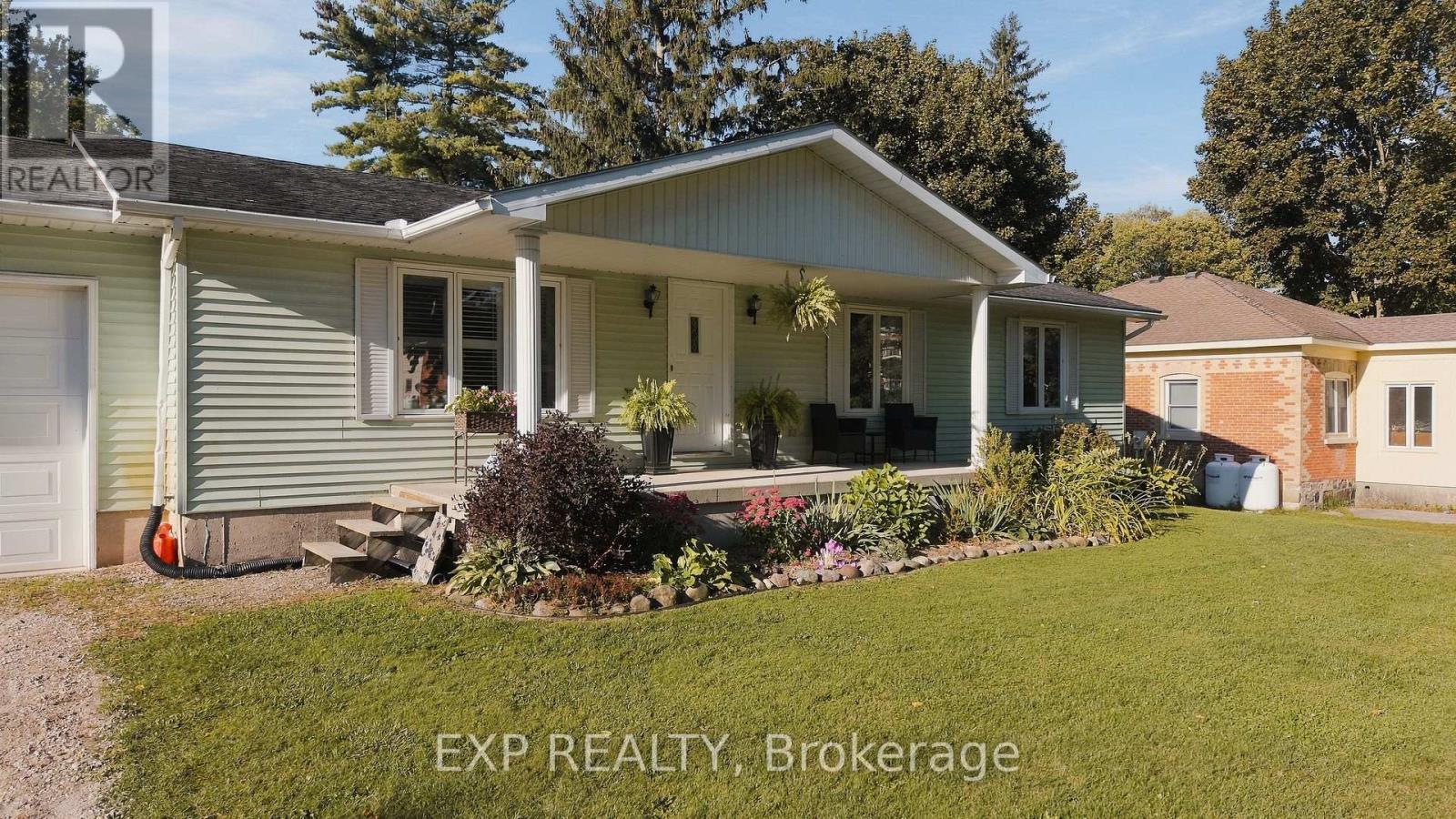 1065 HOWICK STREET - 32