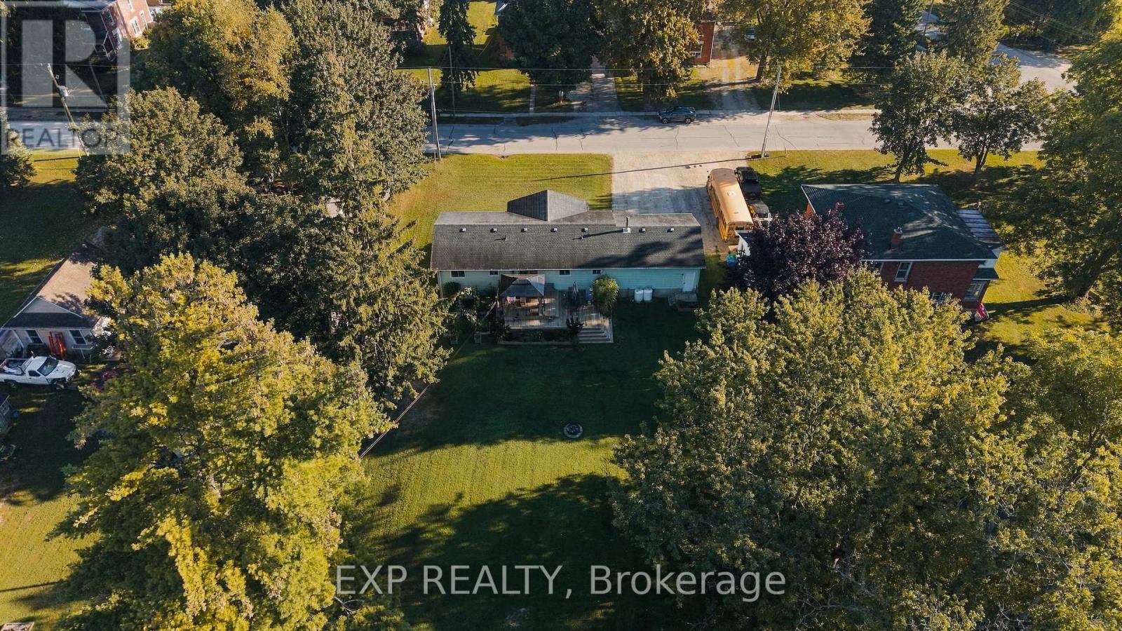 1065 HOWICK STREET - 42