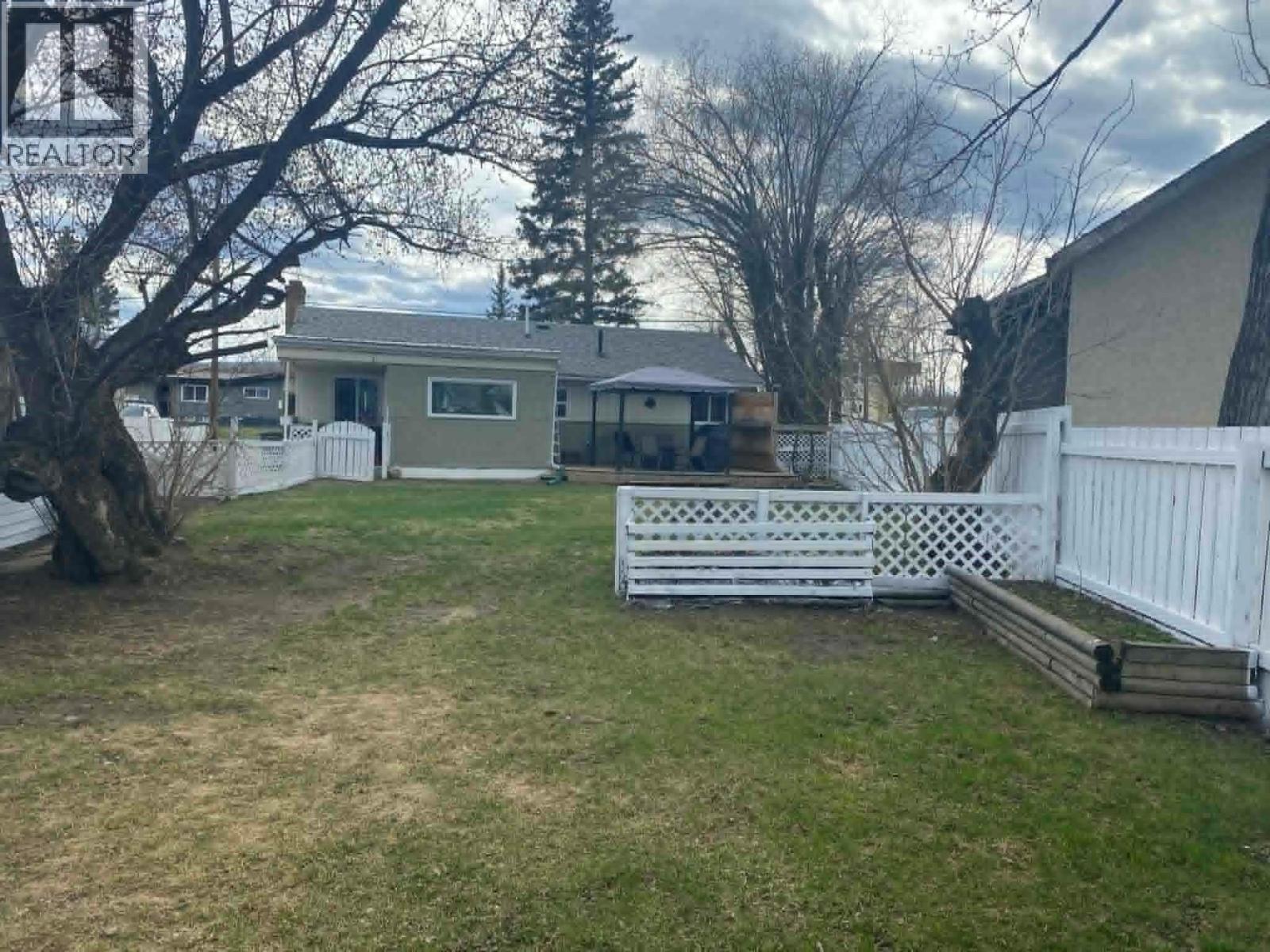 4616 50 Avenue - Image 14