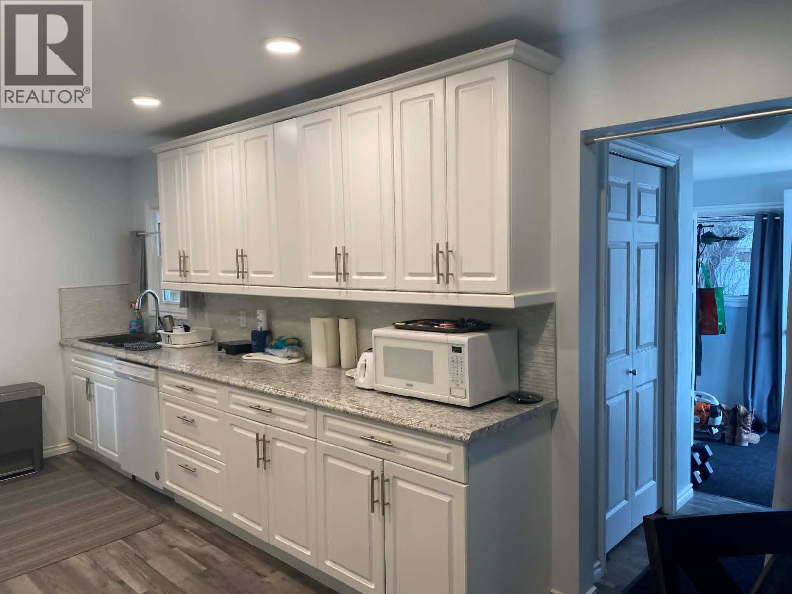 4616 50 Avenue - Image 3