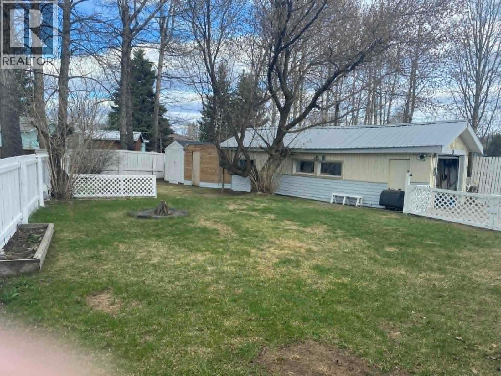 4616 50 Avenue - Image 13