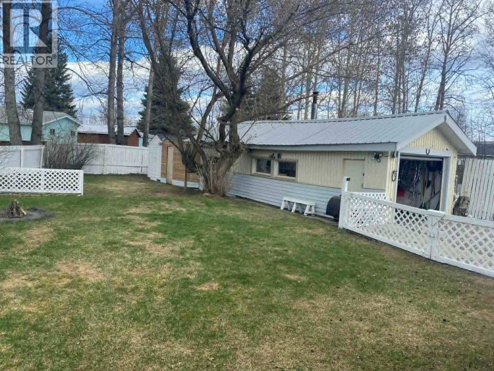 4616 50 Avenue - Image 12