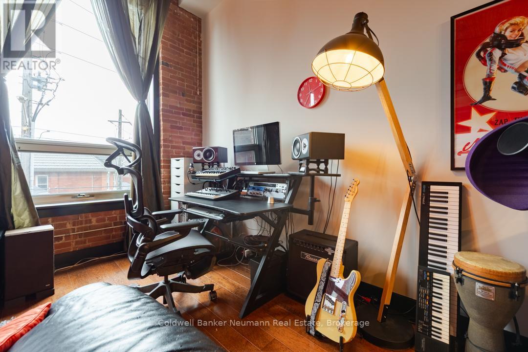 #221 26 Ontario Street, Guelph (St. Patrick's Ward), Ontario, N1E7K1, Guelph (St. Patrick's Ward), Ontario — photo 3 of 5