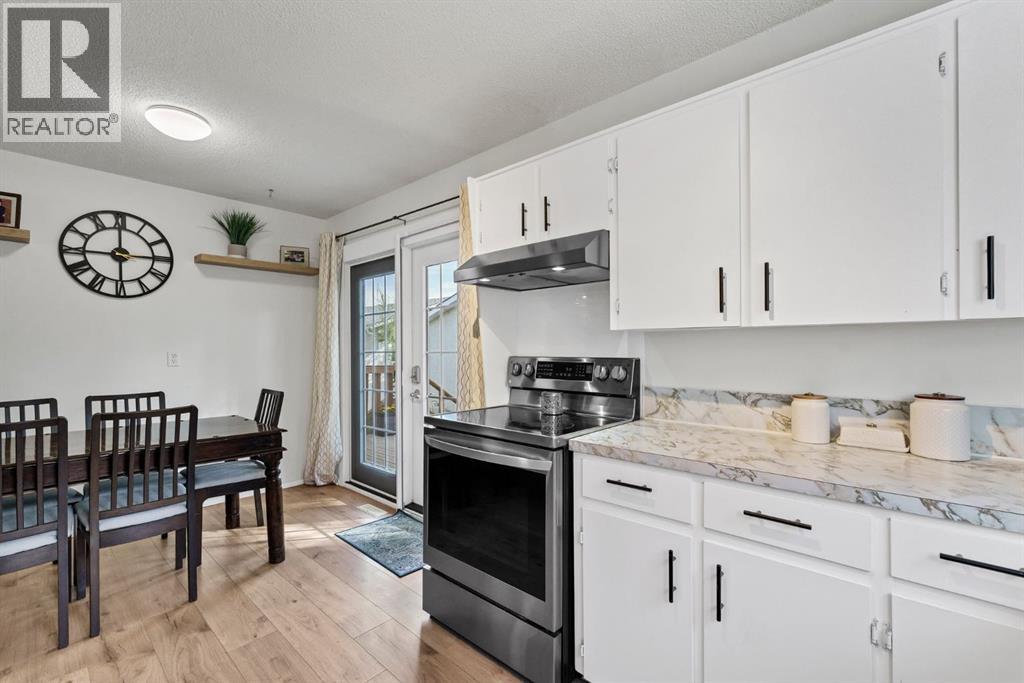 253 11 Street NE - Image 13