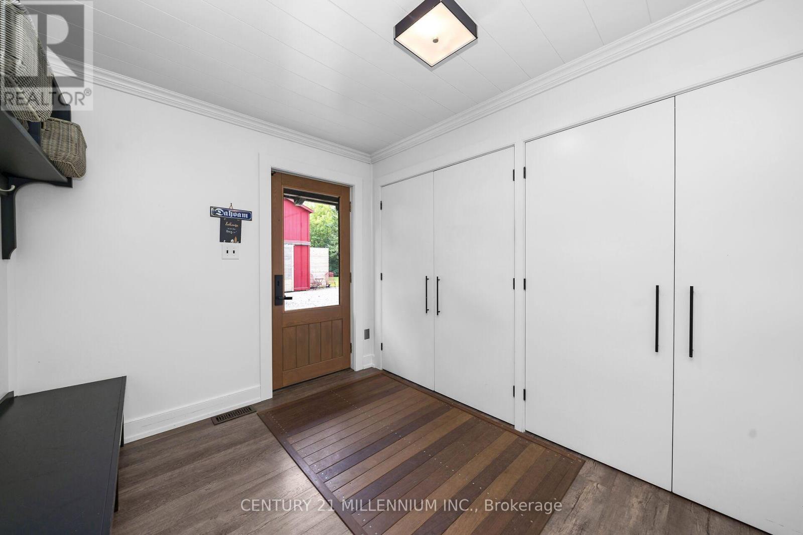 5836 FIFTH LINE - Image 36