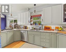 11 Blatch Avenue thumbnail 10