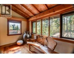 Living room - 9233 31 Highway, Kaslo, BC V0G1M0 Photo 18