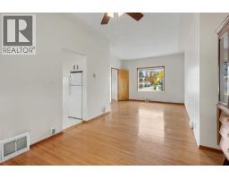 2pc Bathroom - 1731 26 Avenue Se, Calgary, AB T2G1S1 Photo 8