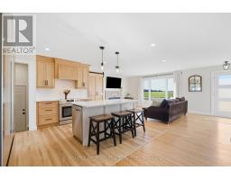 11895 Cloverdale Road, North Dundas, ON K0C2K0 Photo 9