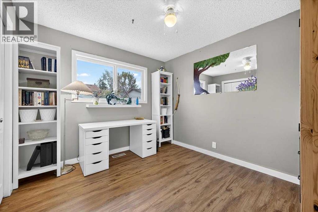 63 Beaconsfield Way NW - photo 25