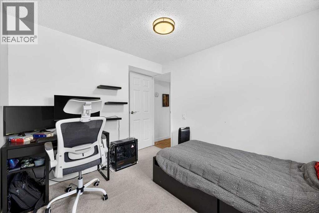 63 Beaconsfield Way NW - photo 37