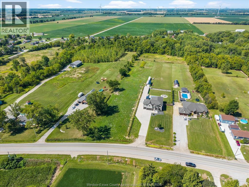 1585 BELLE RIVER ROAD, Lakeshore — photo 3