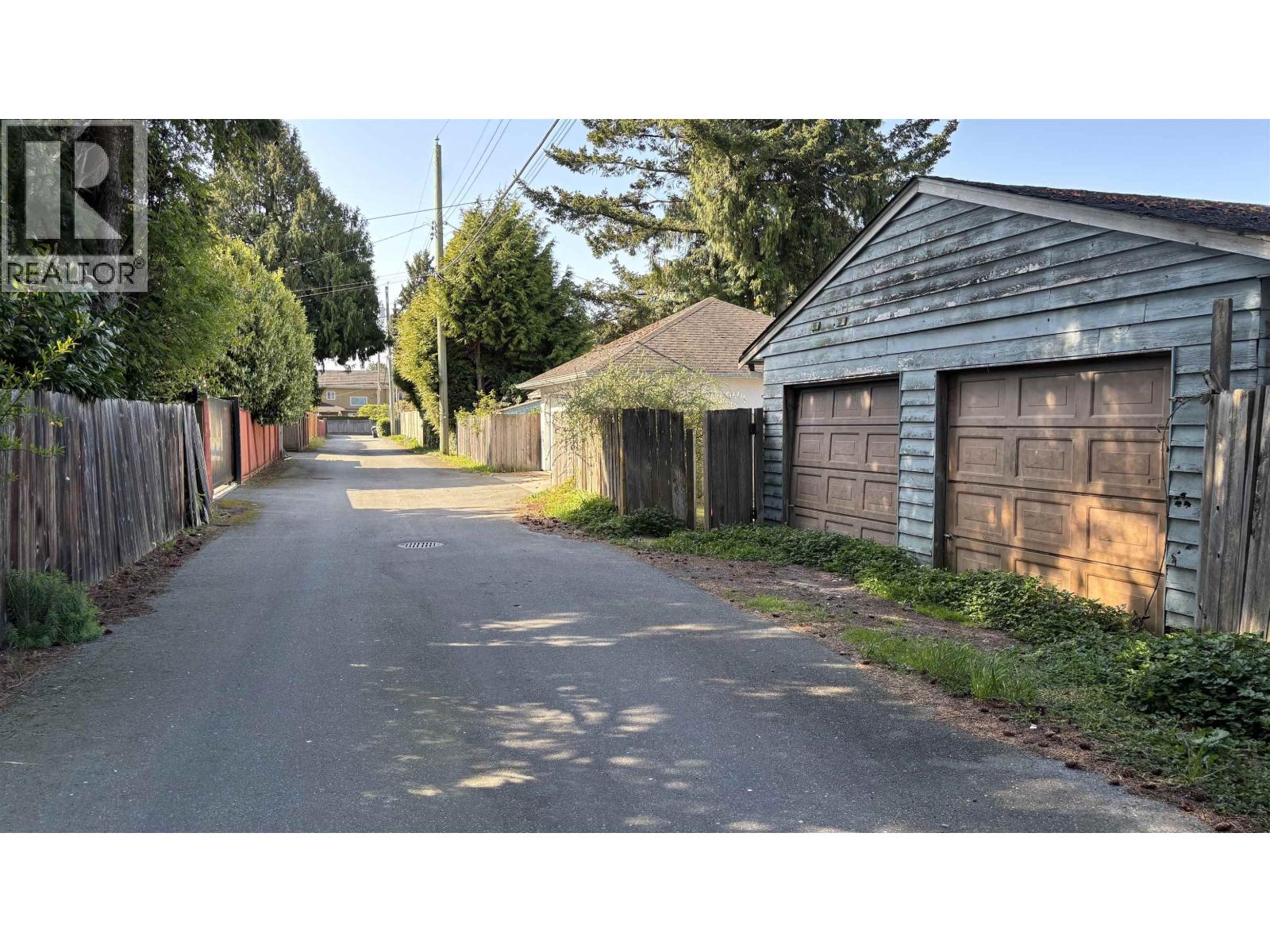 10120 AINTREE Crescent, Richmond