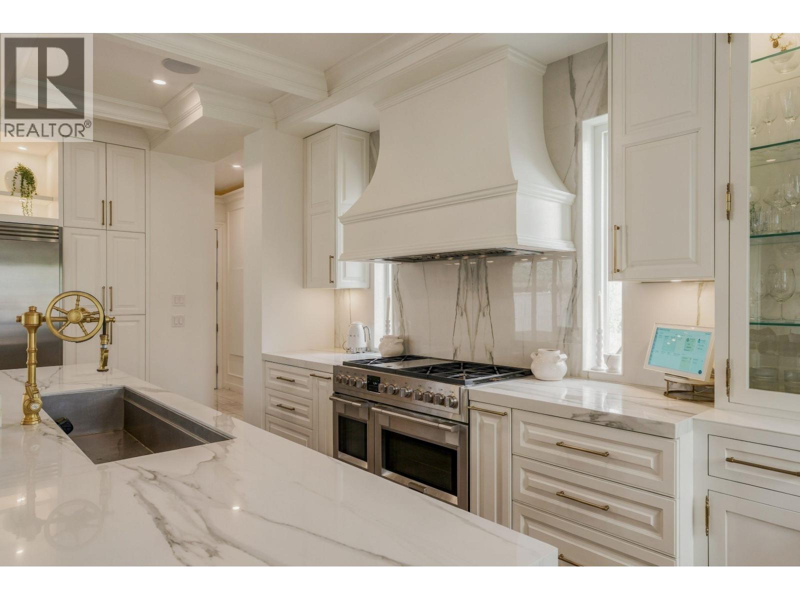 3291 DOUGLAS Crescent, Richmond
