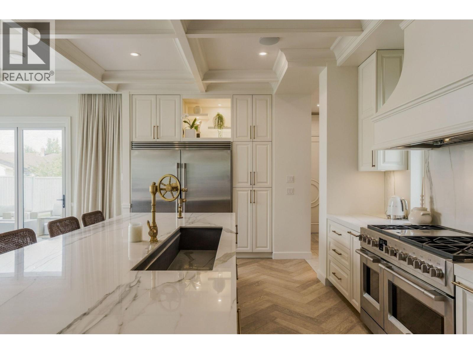 3291 DOUGLAS Crescent, Richmond
