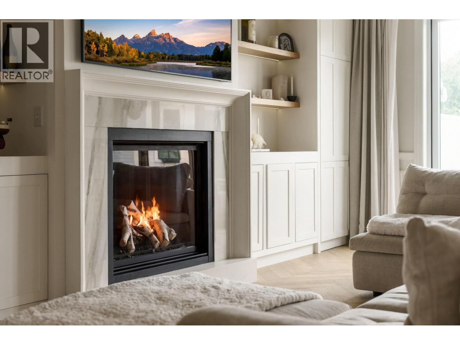 3291 DOUGLAS Crescent, Richmond