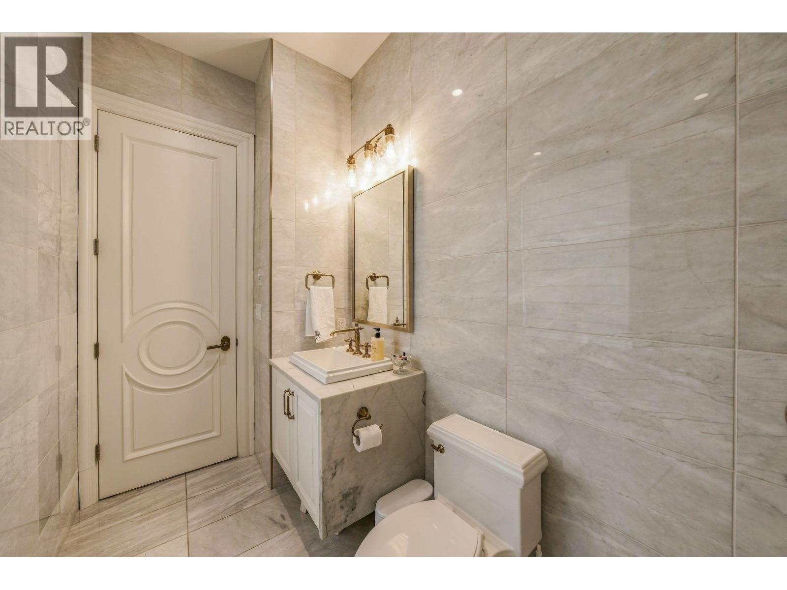 3291 DOUGLAS Crescent, Richmond