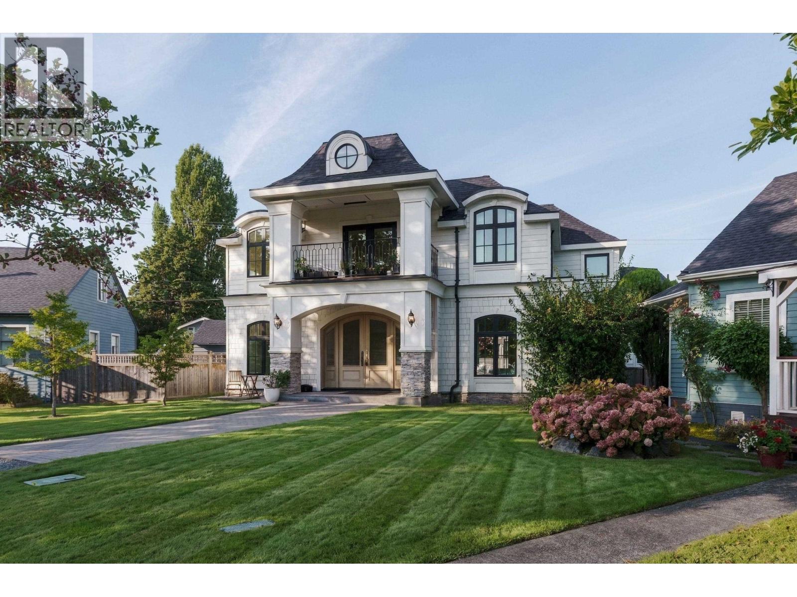 3291 DOUGLAS Crescent, Richmond