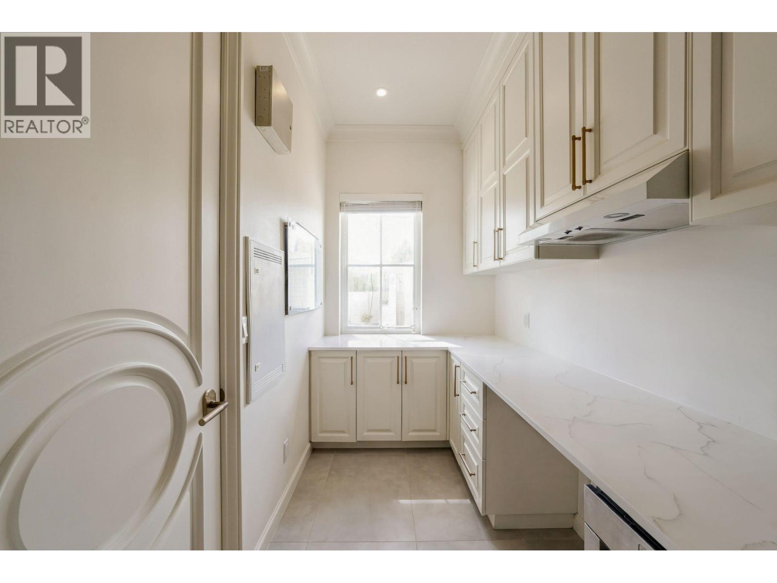 3291 DOUGLAS Crescent, Richmond