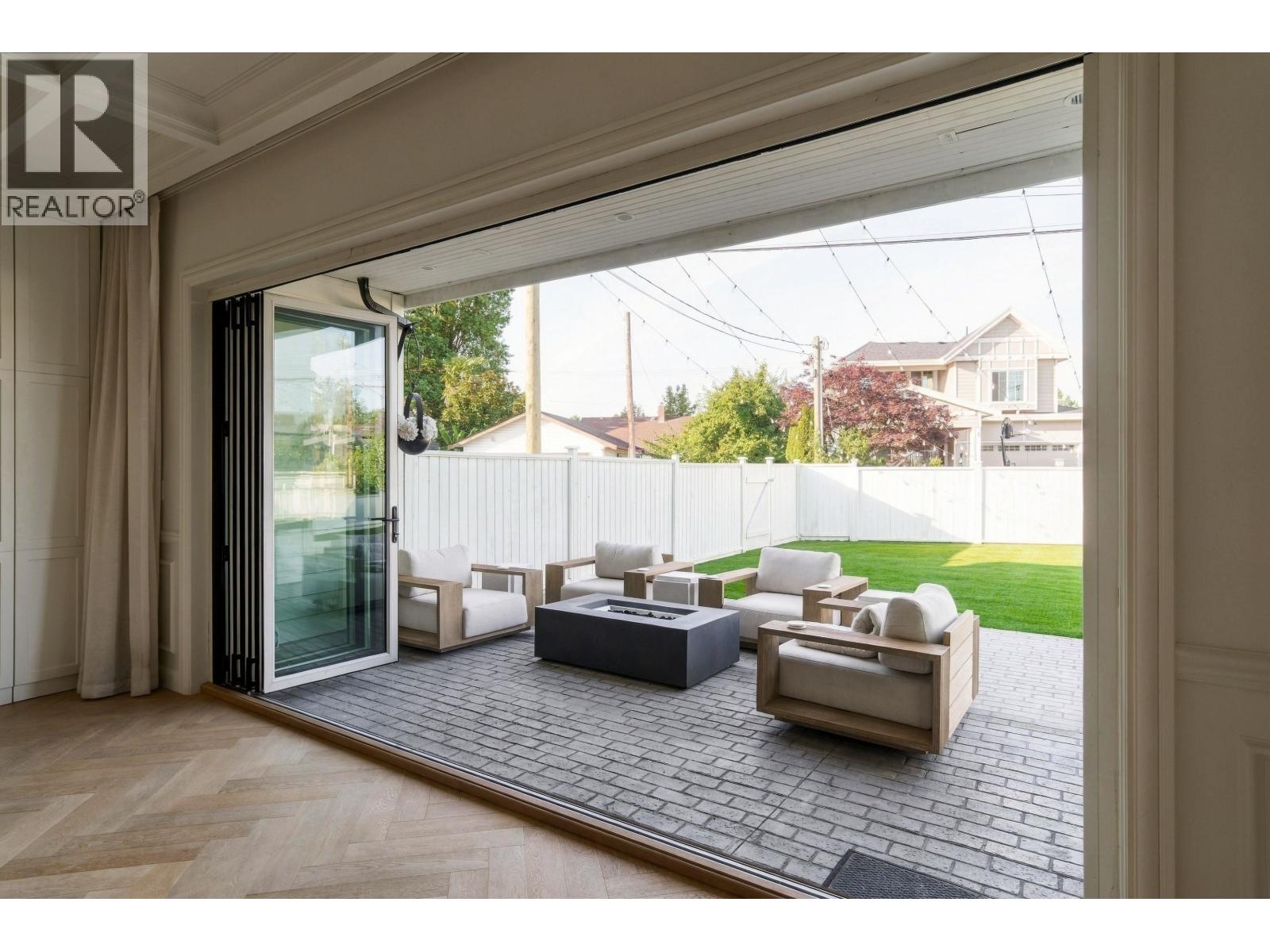 3291 DOUGLAS Crescent, Richmond