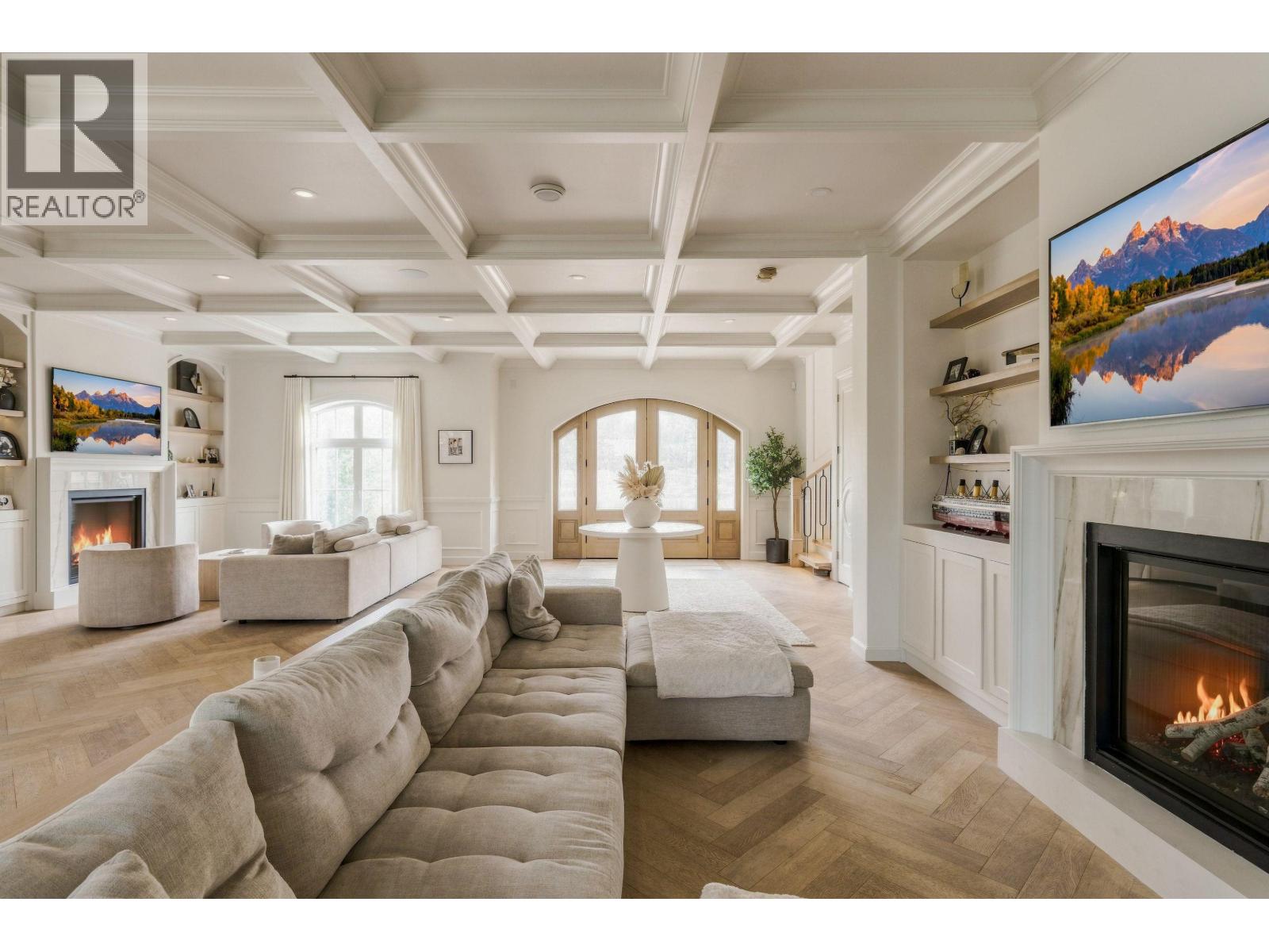 3291 DOUGLAS Crescent, Richmond