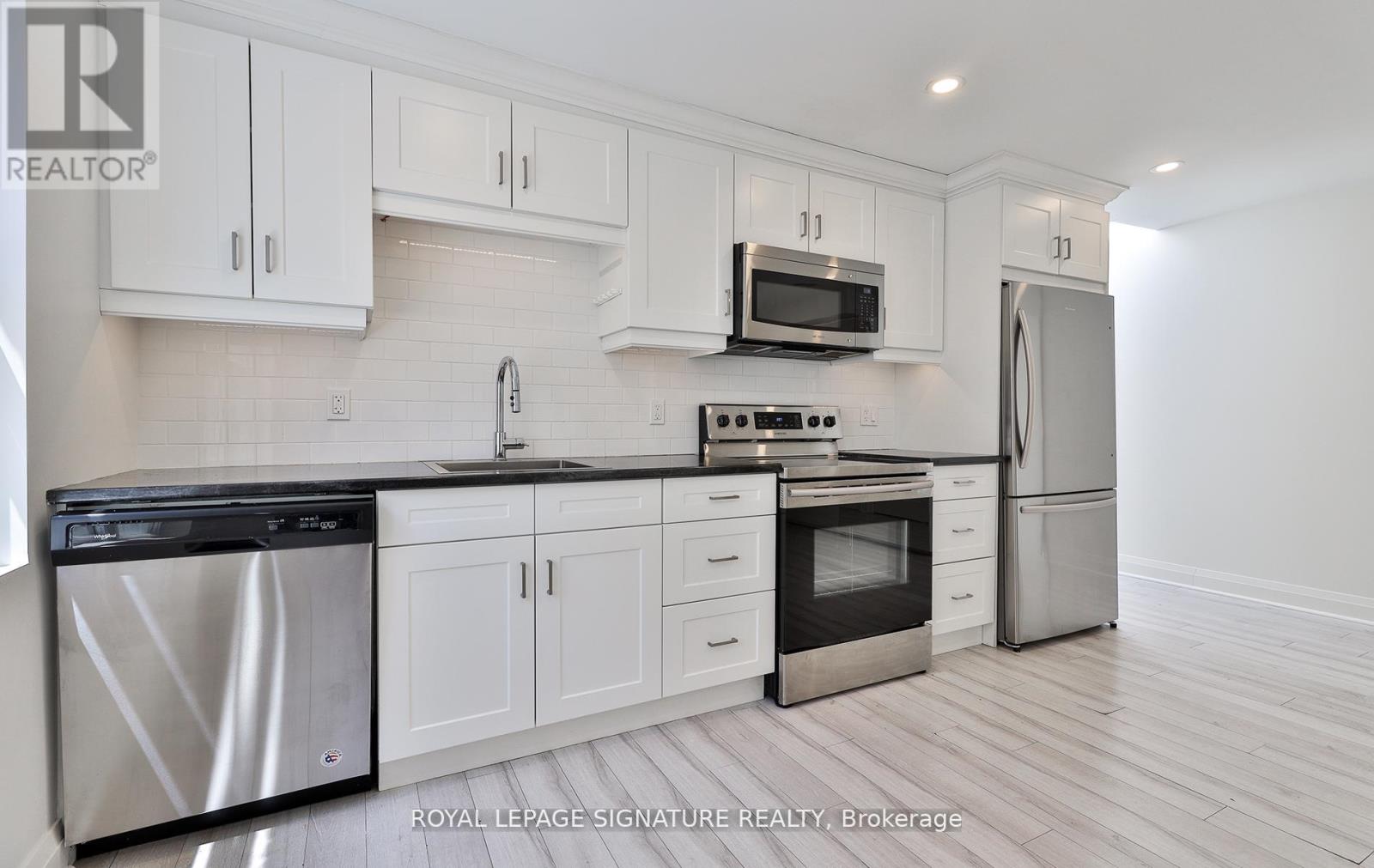 Photo of 995 Bloor Street
