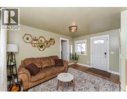 838 Douglas Street, Prince George, BC V2M2M7 Photo 9