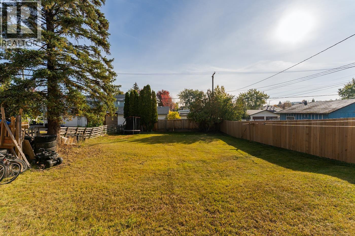838 DOUGLAS STREET - 18