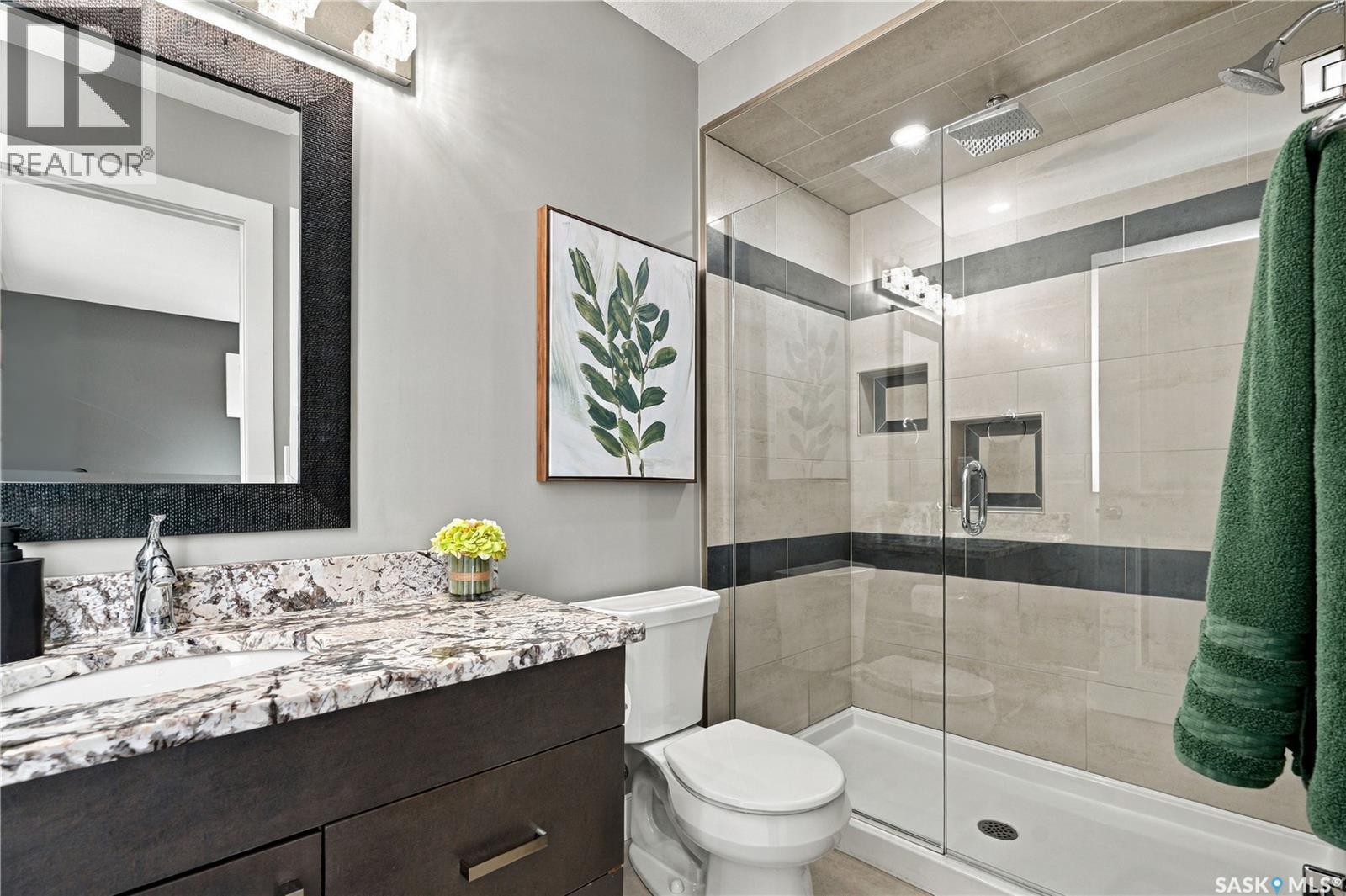 1413 Cairns AVENUE - 34