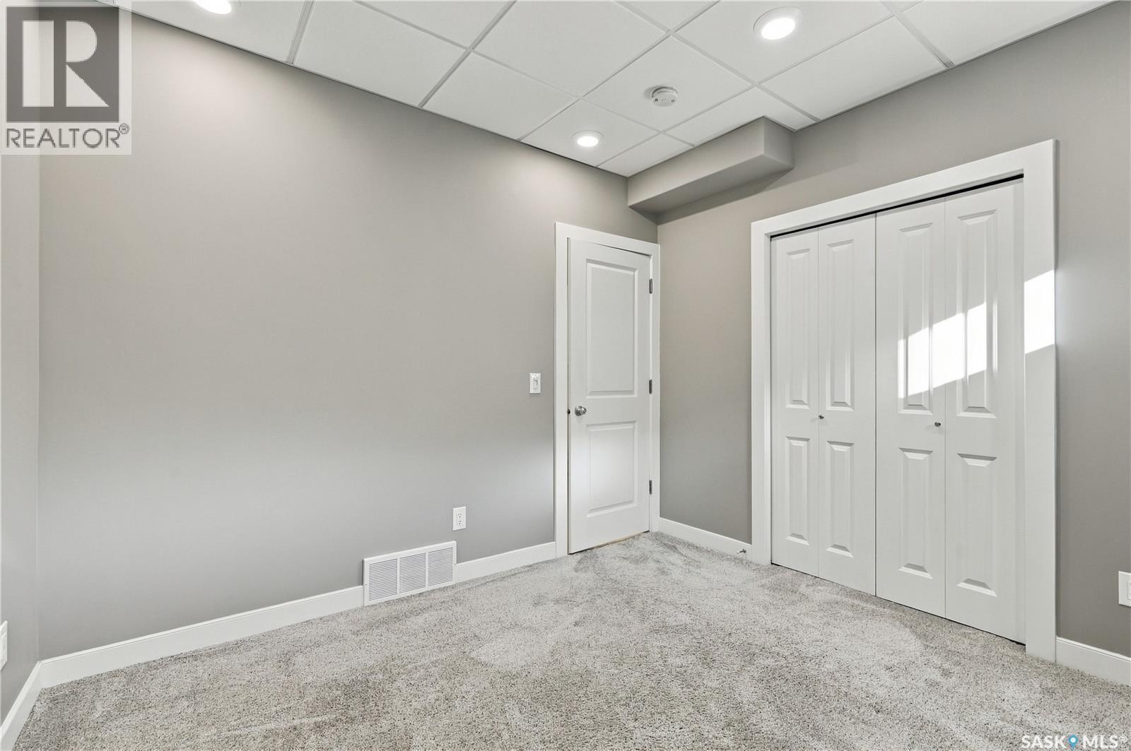 1413 Cairns AVENUE - 60
